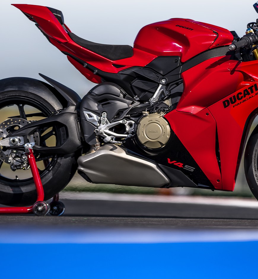 Panigale V4 2027 Desmosedici Stradale engine
